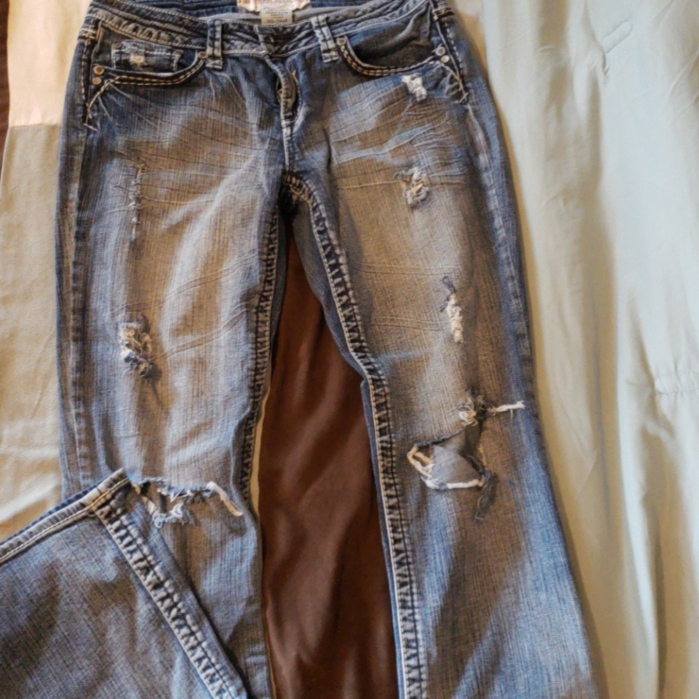 Bootcut destructed jeans